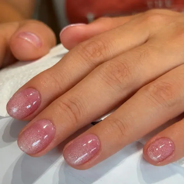 Manicura realizada por Paz & Piel Studio